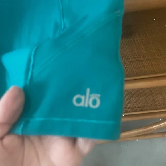 5/$25 Alo Yoga structured workout women’s colorblock tank - Picture 2 of 4